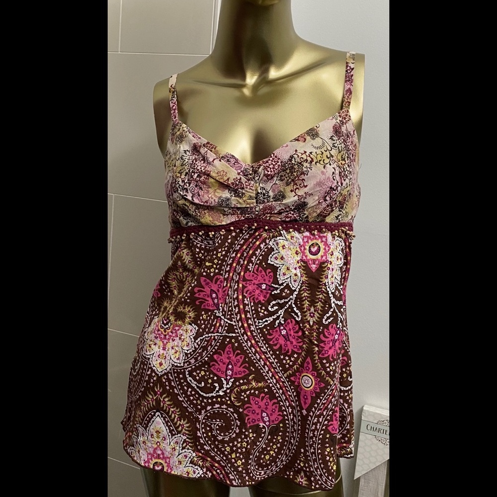 Xhilaration sleeveless top with adjustable straps